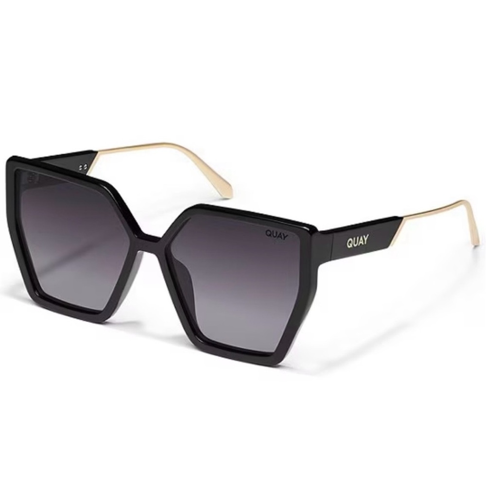 Quay Hotel Lobby Oversized Black Sunglasses